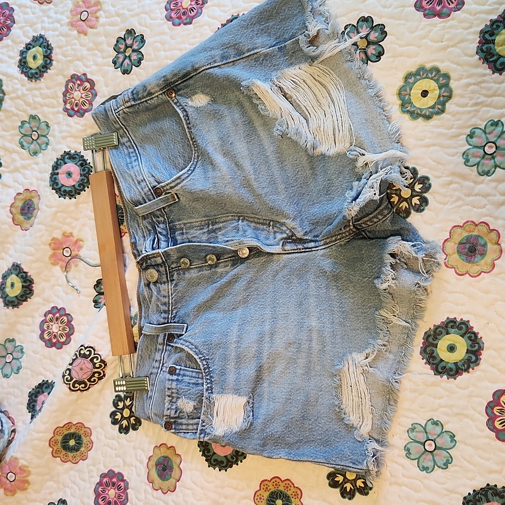 •Levi's 501 Shorts Distressed Denim Cut Off Raw Hem Cotton Button Fly